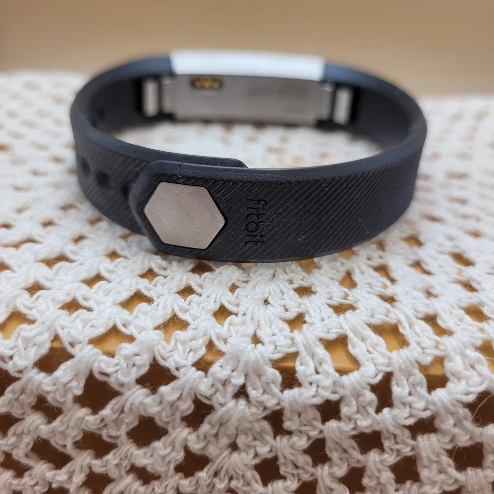 Fitbit Charge 2 FB407 Heart Rate Fitness Tracker Black Untested no charger